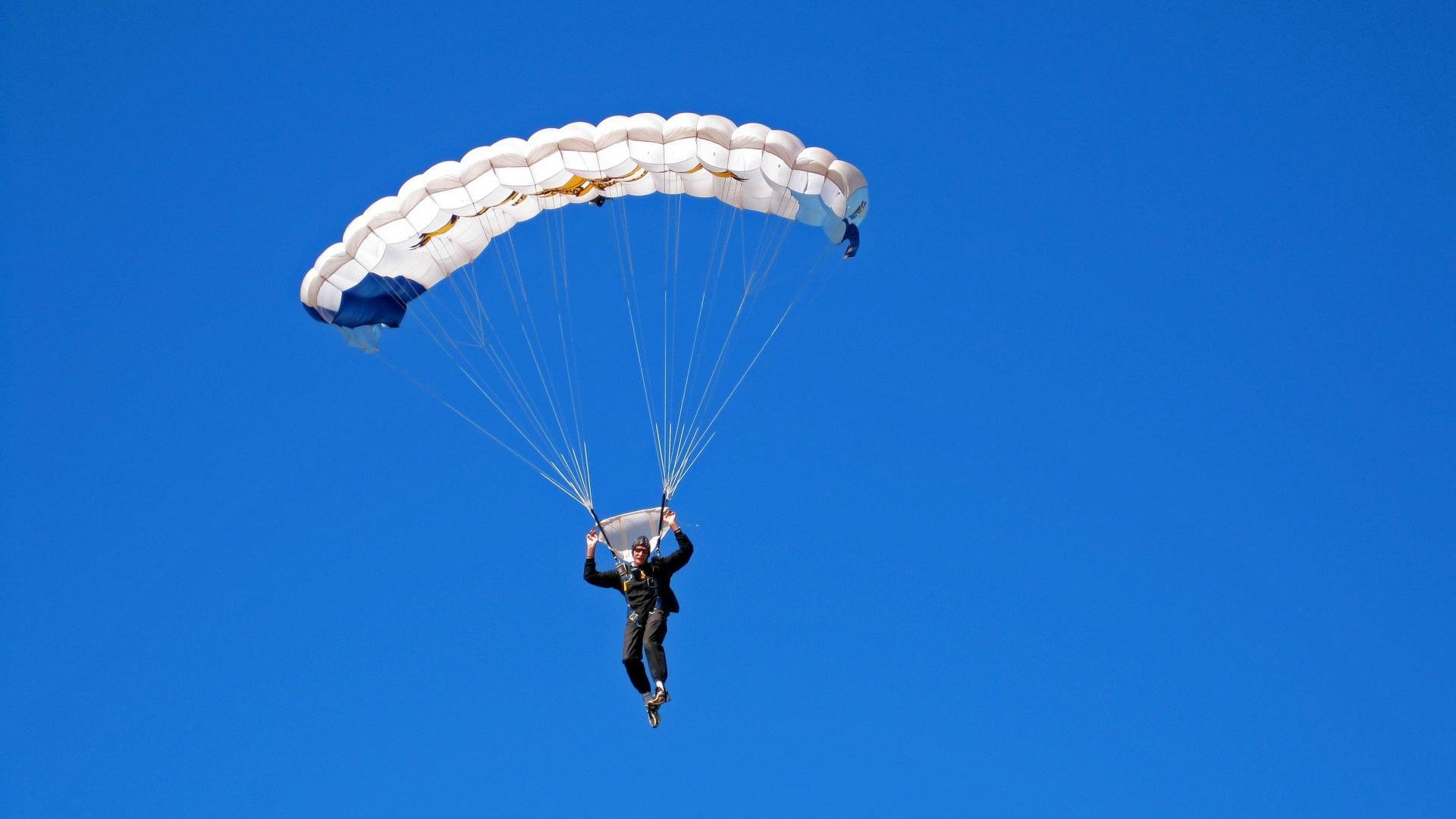 青少年篮球“赛场之星”志愿服务队在全国多地成立，志愿者助力篮球赛